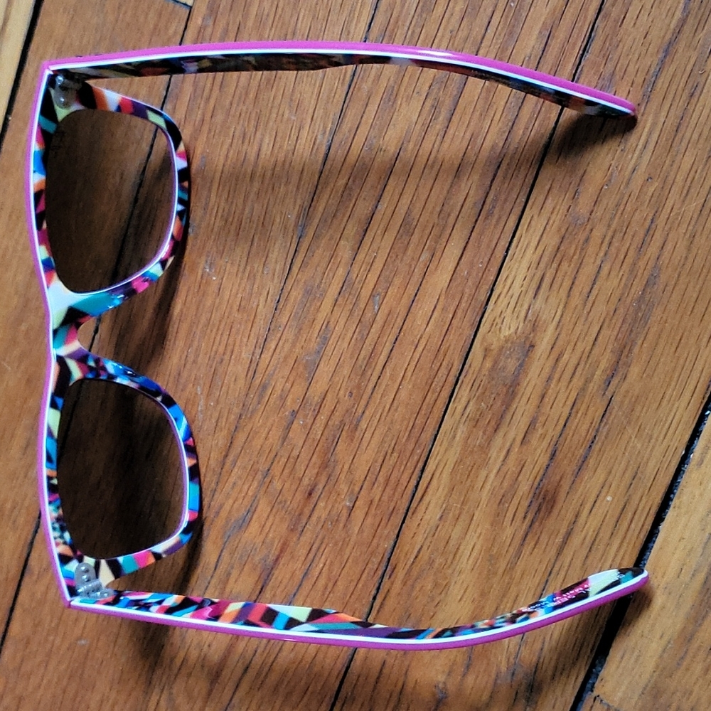 Ray-Ban wayfarer sunglasses